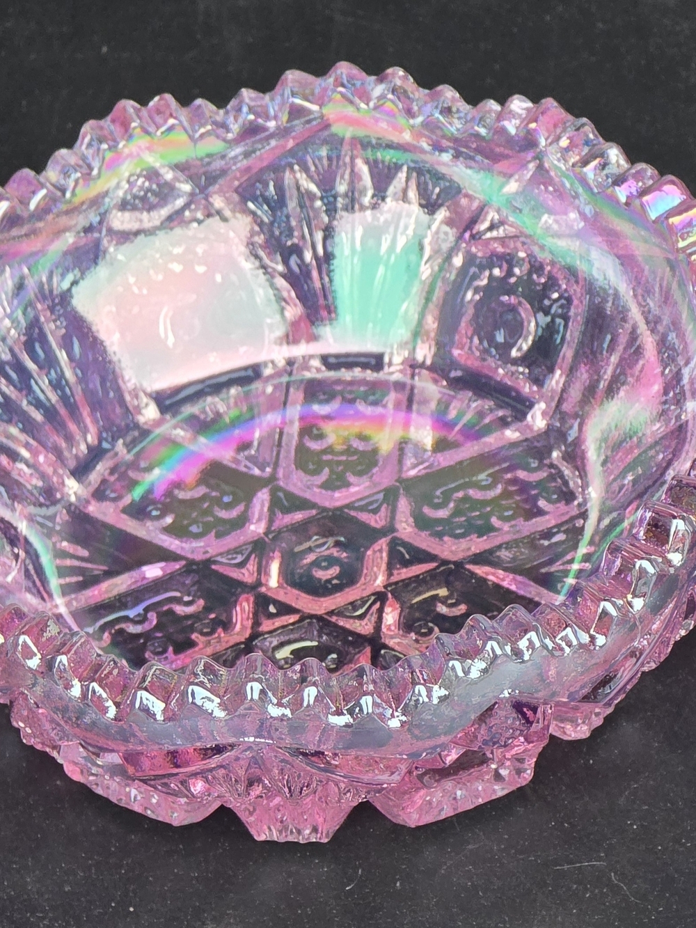 L.E Smith Iridescent Pink Glass Decorative 2 Handled Dish - Picture 4 of 4